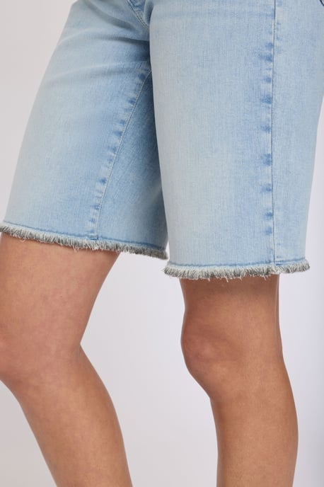 Boyfriend-Jeansshorts aus Re-New Denim - Image 5