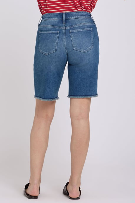 Boyfriend-Jeanskurze in Re-New Denim - Image 2