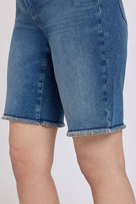 Boyfriend-Jeanskurze in Re-New Denim - Image 5
