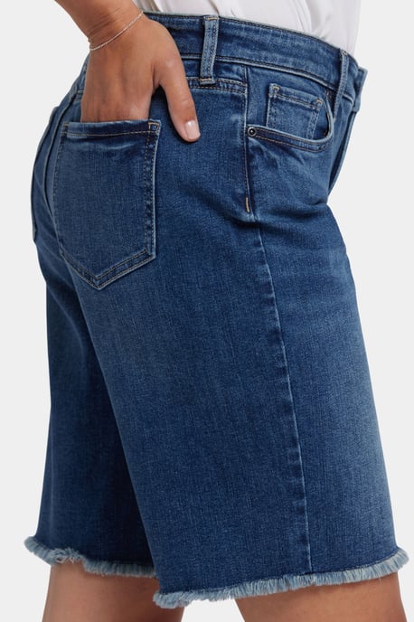 Lilly Jeansshorts mit fransigen Säumen - Image 4