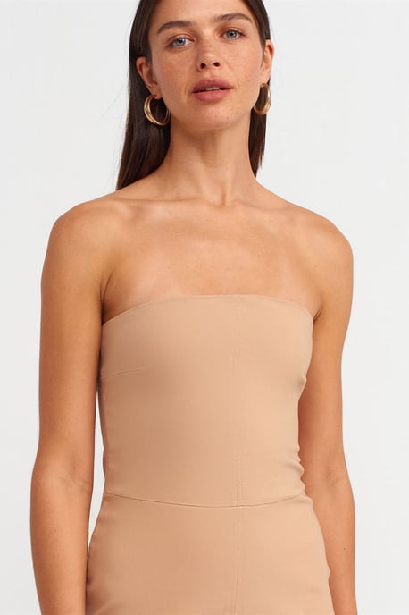 Trägerloses, tailliertes Midikleid mit Schlitz - Image 4