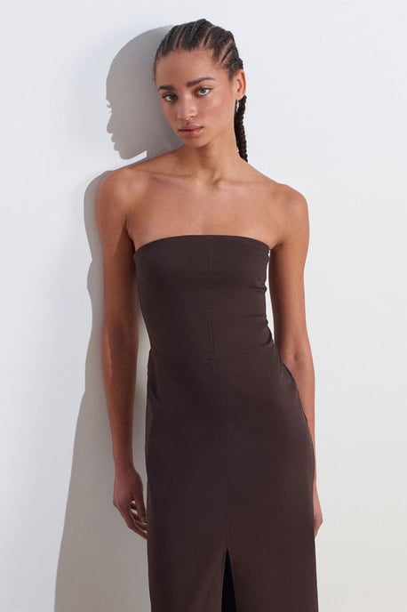 Trägerloses, tailliertes Midikleid mit Schlitz - Image 3