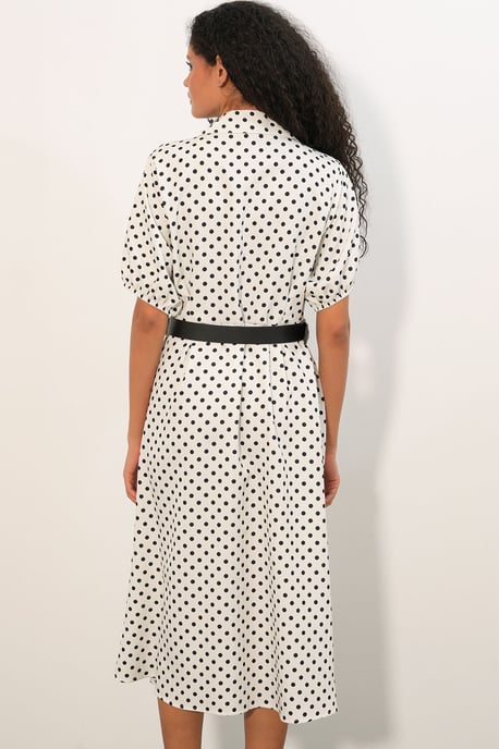 Punktgemustertes Midikleid mit Gürtel - Image 6