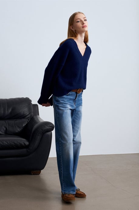 Damen V-Ausschnitt Rippstrickpullover - Image 4
