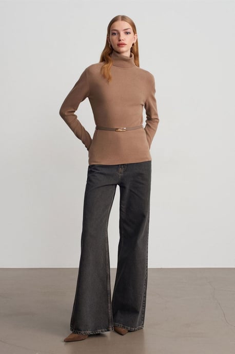 Damen Strickpullover mit Gürtel und Rollkragen - Image 4