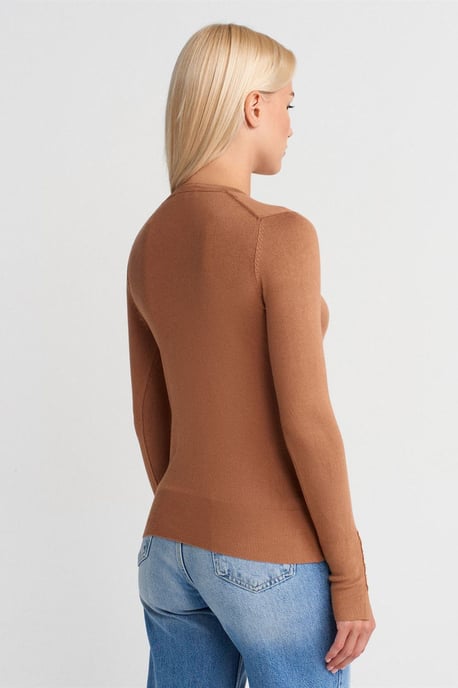 Rippstrick Rundhalsausschnitt Slim Fit Pullover - Image 2
