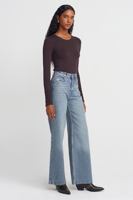 Rippstrick Rundhals Slim Fit Pullover - Image 4