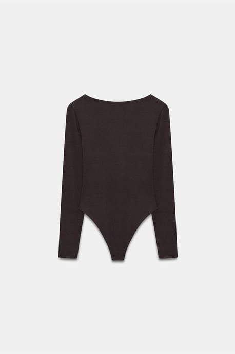 Schmal geschnittenes Bodysuit mit Bootsausschnitt - Image 6