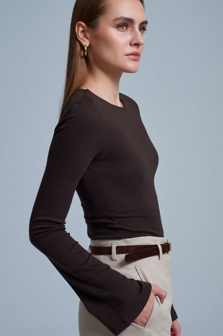 Slim-Fit Langarmshirt mit Rundhalsausschnitt - Image 2