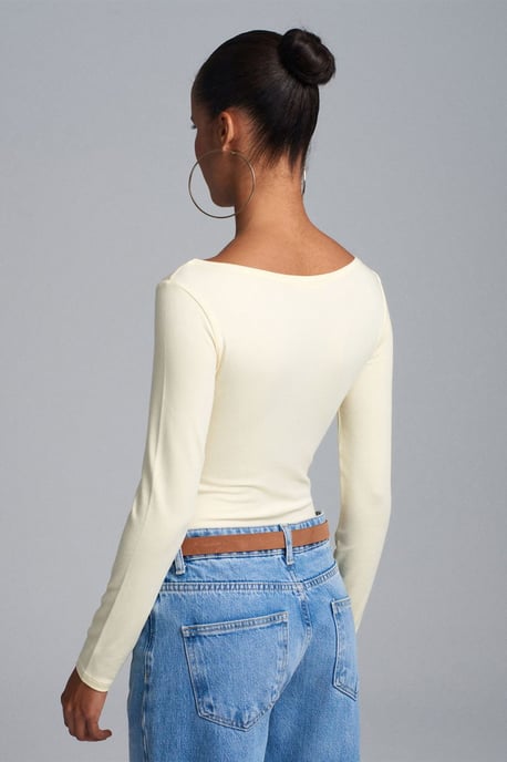 Schmal geschnittenes Bodysuit mit Bootsausschnitt - Image 2