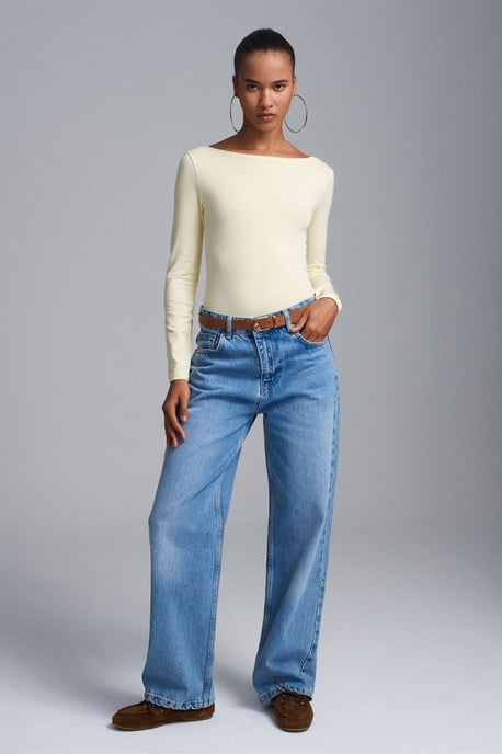 Schmal geschnittenes Bodysuit mit Bootsausschnitt - Image 4