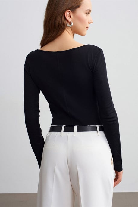 Taillierte Wollstrickbluse mit Knöpfen - Image 2