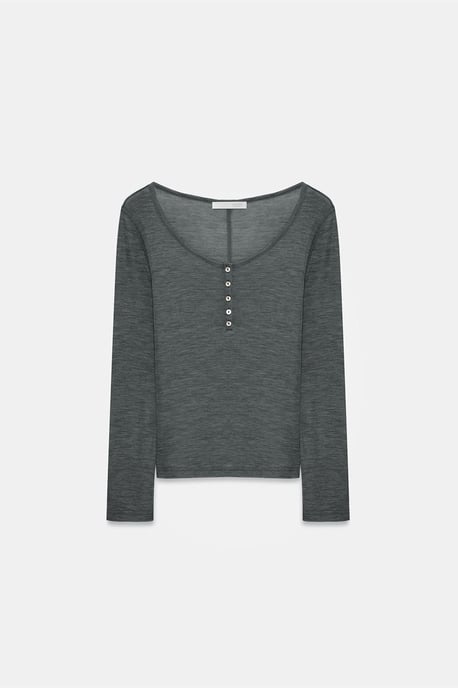 Taillierte Wollstrickbluse mit Knöpfen - Image 4