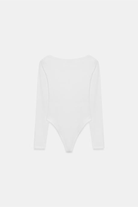 Schmal geschnittenes Bodysuit mit Bootsausschnitt - Image 6