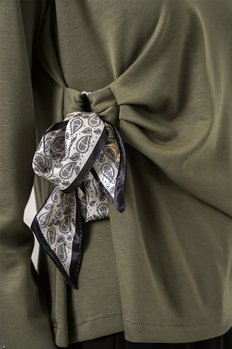 Damen Langarm-Shirt mit Rundhalsausschnitt und Schleifen-Detail - Image 3
