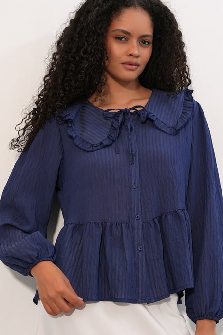 Damenbluse aus Viskose-Mix mit Babykragen - Image 1