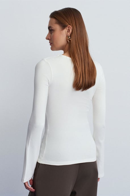 Slim-Fit Langarmshirt mit Rundhalsausschnitt - Image 2