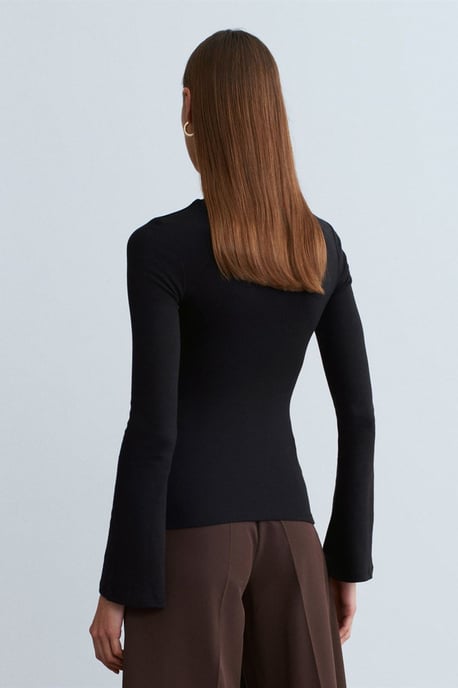 Slim-Fit Langarmshirt mit Rundhalsausschnitt - Image 2