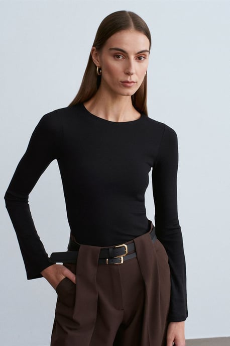 Slim-Fit Langarmshirt mit Rundhalsausschnitt - Image 3