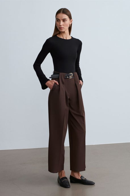 Slim-Fit Langarmshirt mit Rundhalsausschnitt - Image 5