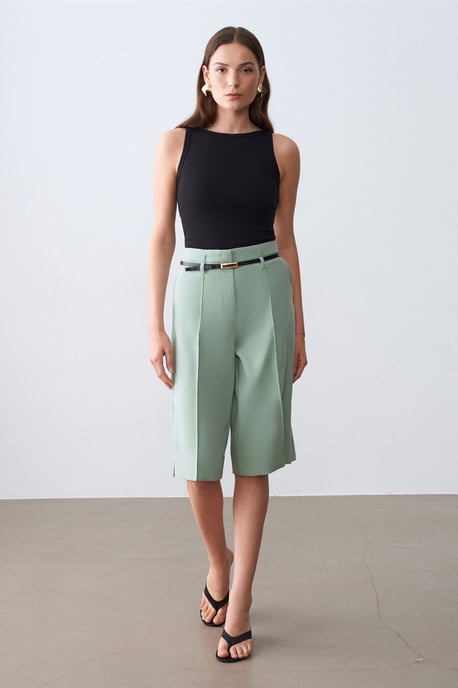 Gerippte Halsbandfreie ärmellose Bluse - Image 4