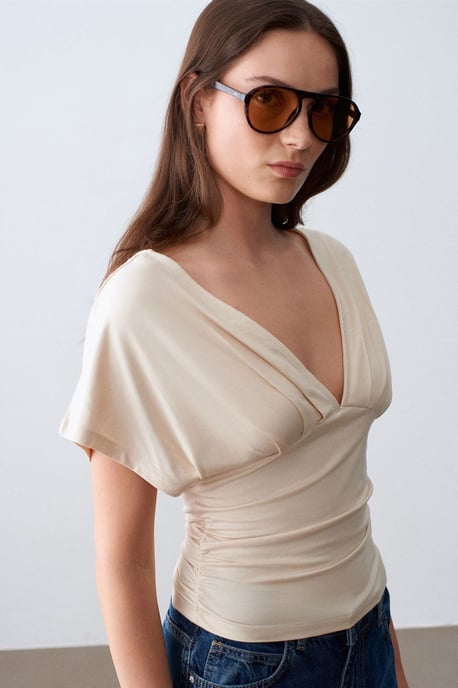 Schlanke Passform V-Ausschnitt Bluse mit Krawatten Detail - Image 4