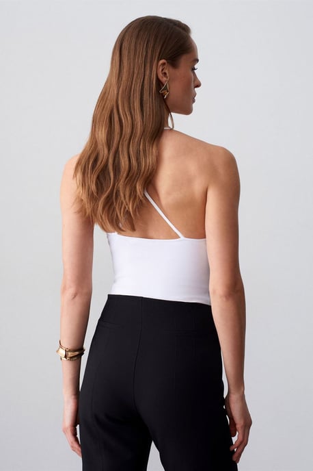 Schmal geschnittenes Cut-Out Halter-Body - Image 2
