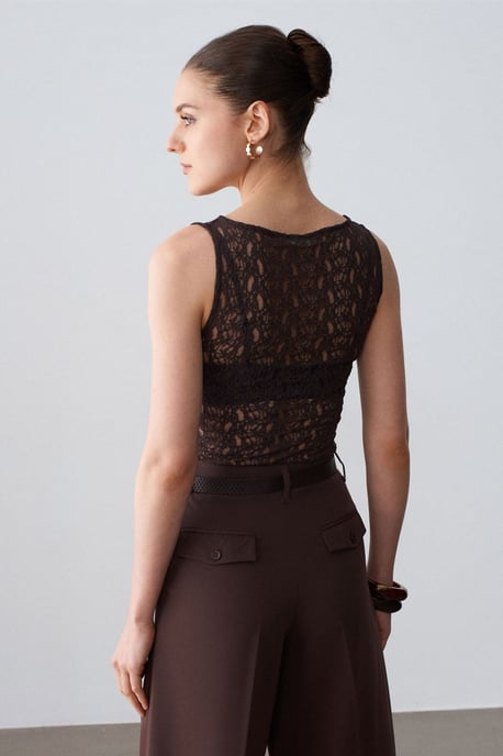 Taillierte Spitzen-Ärmellose Bluse - Image 2