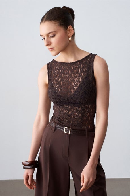 Taillierte Spitzen-Ärmellose Bluse - Image 3