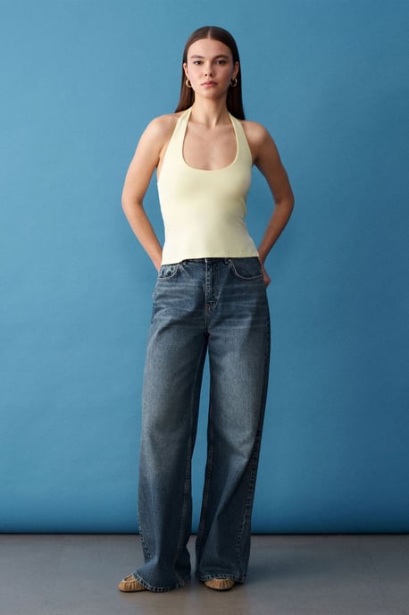 Halterneck Cut-Out Slim Fit Bluse - Image 1