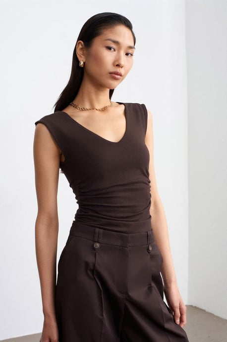 Ärmellose V-Ausschnitt Slim-Fit-Bluse - Image 1