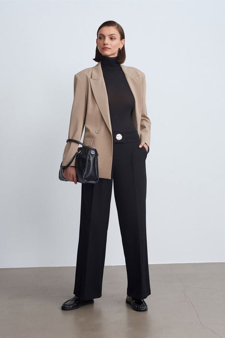 Hoch taillierte weite Crepe-Hosen - Image 4