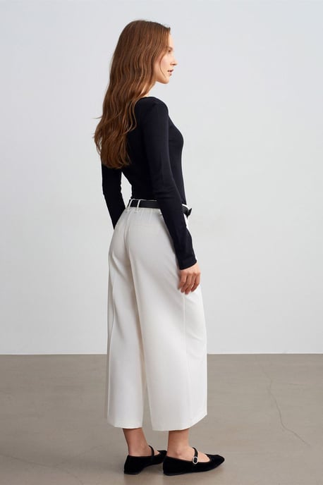Hochtaillierte, mit Gürtel versehenen Crepe-Culottes - Image 2