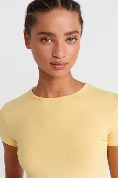 Damen Crop Slim-Fit Rundhals-T-Shirt - Image 3