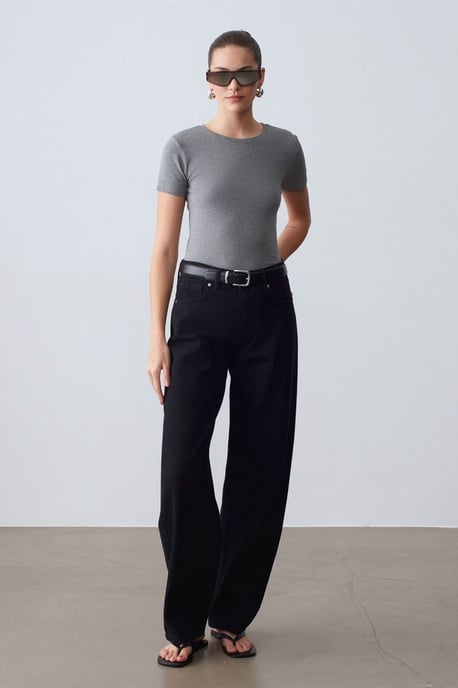 Damen Slim Fit Rundhalsausschnitt T-Shirt - Image 1