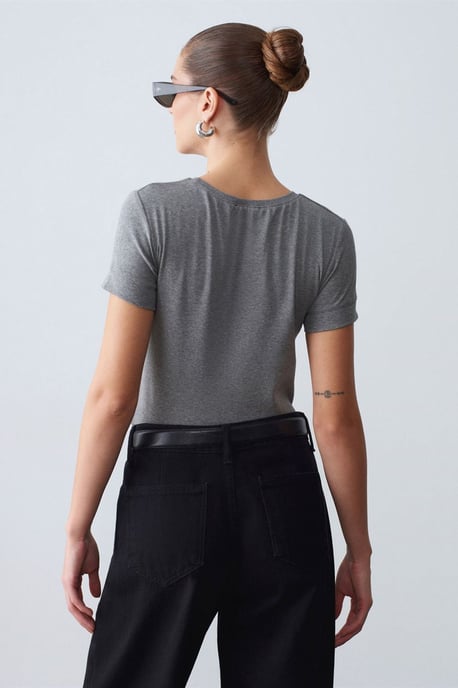 Damen Slim Fit Rundhalsausschnitt T-Shirt - Image 3