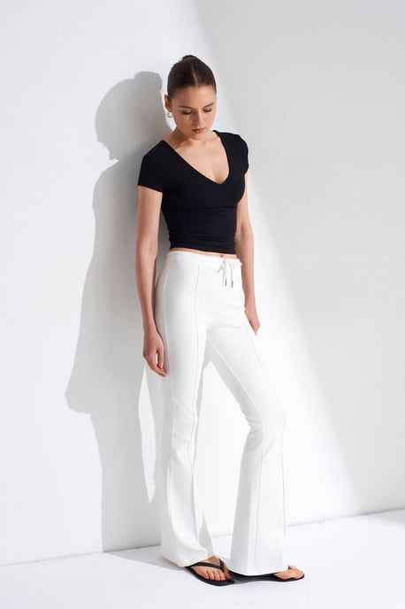 Hüfthohe Schlagjerseyhose mit Kordelzug - Image 4