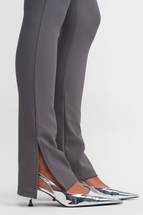Hochtaillierte Flared Leggings mit Schlitz - Image 4