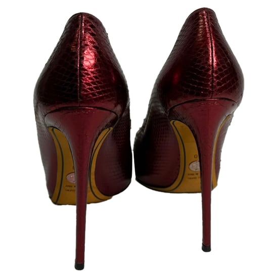 Dolce & Gabbana Pumps aus rotem Leder mit Prägung - Image 2