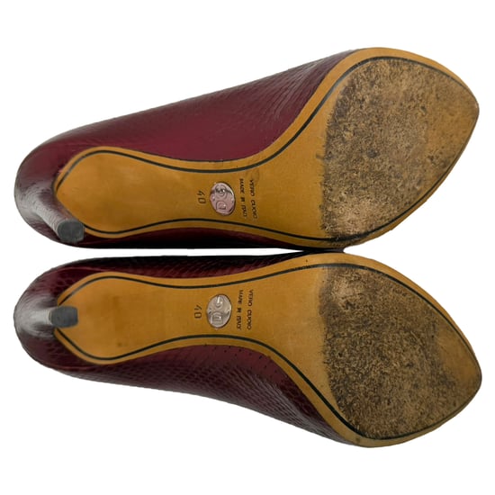 Dolce & Gabbana Pumps aus rotem Leder mit Prägung - Image 6