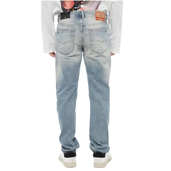 Diesel Larkee-x Hellblaue Jeans - Image 2