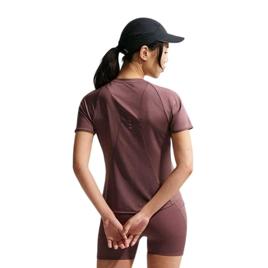 Nike - "Swift" T-Shirt für Damen, Dri-FIT, Laufen (Tätowierung) - Image 2