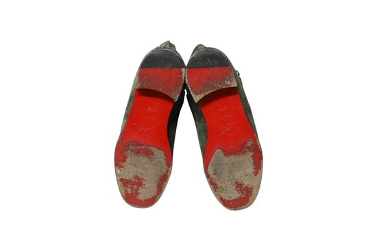 Christian Louboutin Stiefel mit Kette aus grüner Wildleder - Image 5