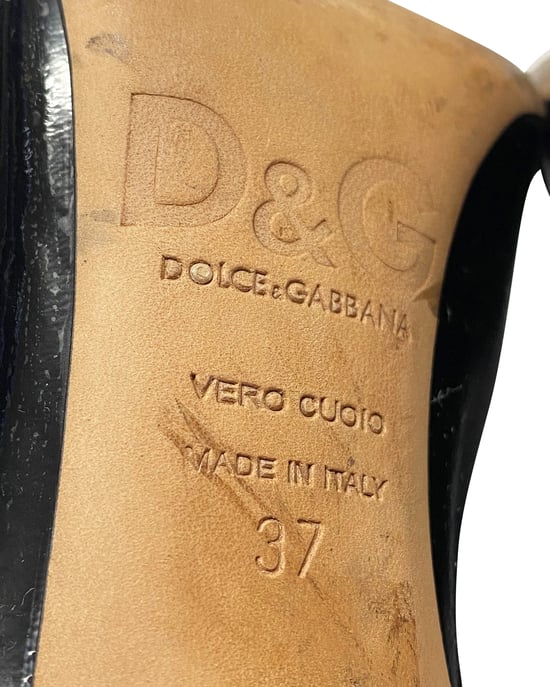 Dolce & Gabbana Bogen-Stiefelette aus schwarzem Lackleder - Image 6