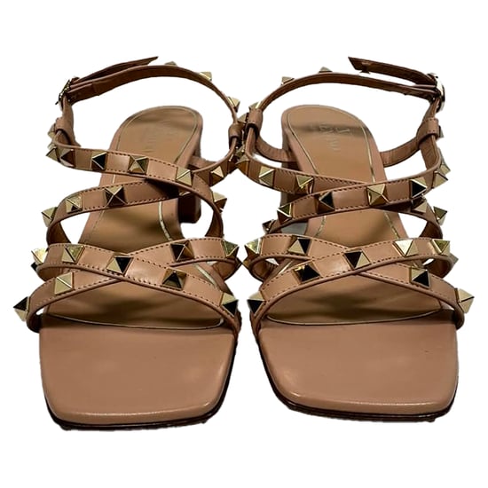 Valentino Rockstud Knöchelriemen Blockabsatzsandalen aus beige Leder - Image 2