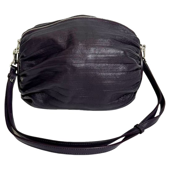 Loewe Faltbare Armbandtasche aus lila Leder - Image 1