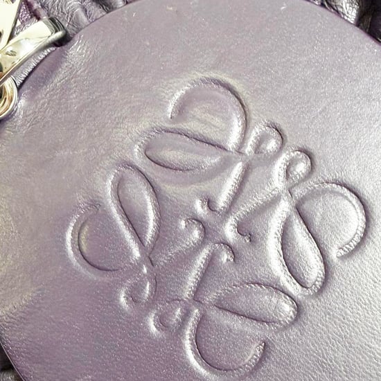 Loewe Faltbare Armbandtasche aus lila Leder - Image 5