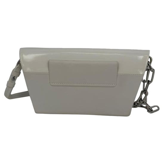 Maison Margiela Kleine Snatched Schultertasche aus weißem Lackleder - Image 4