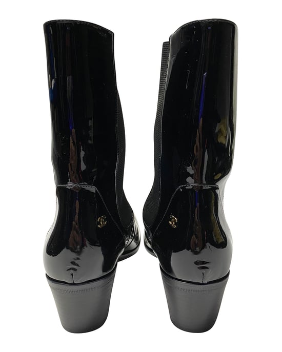 Chanel Stiefel in schwarzem Lack - Image 5