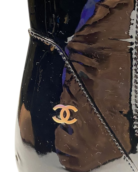 Chanel Stiefel in schwarzem Lack - Image 6